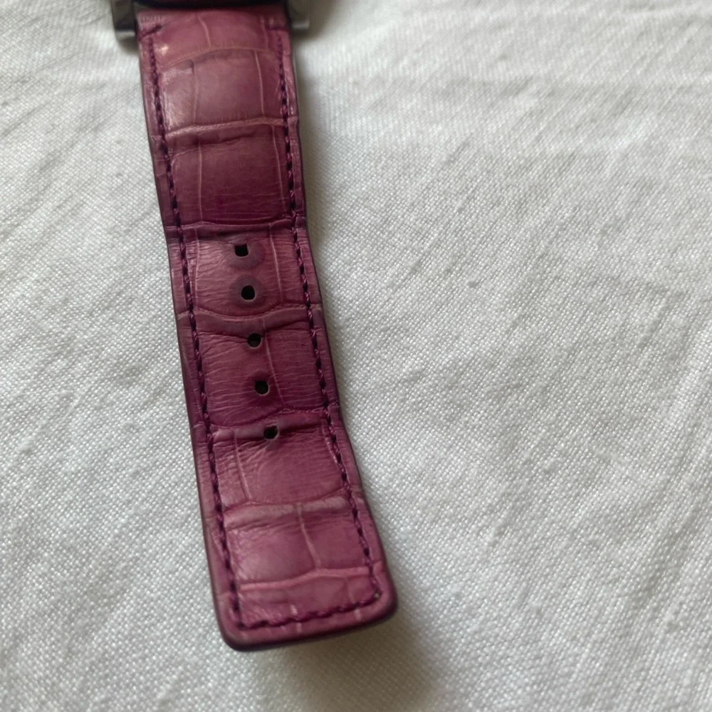 Gucci Crystal Bezel Pink Leather Chronograph Watch - Picture 5 of 10